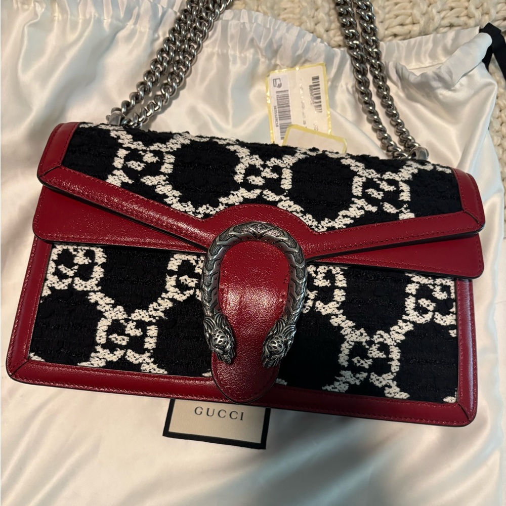 Gucci Red and Black Shoulder Bag with Chain Strap